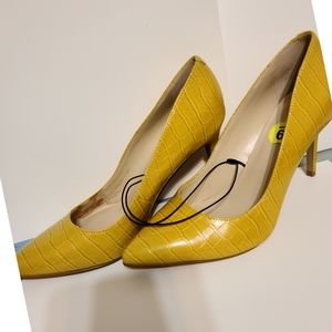 Marc Fisher Mustard Yellow High Heel Shoes Size 9